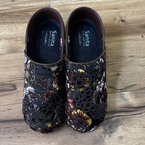 Sanita Dark Floral Patterned Clogs Eur 38